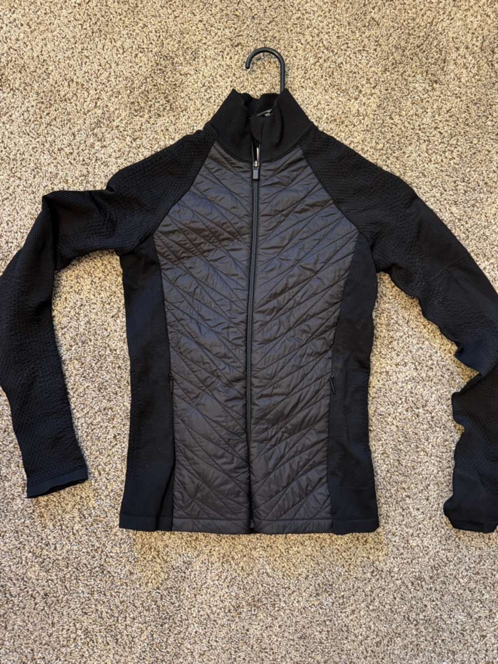 Athleta Black Quilted Hybrid Puffer Jacket